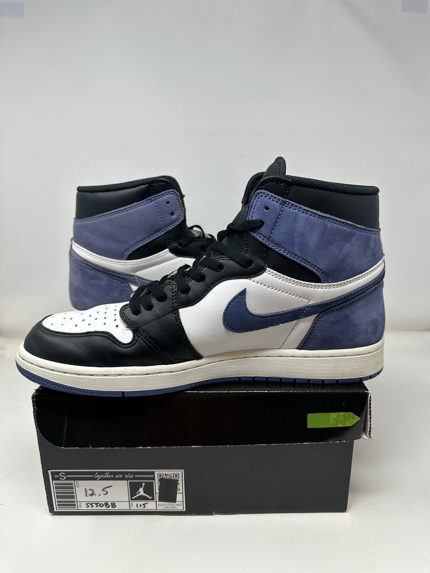 Jordan 1 High “Blue Moon”