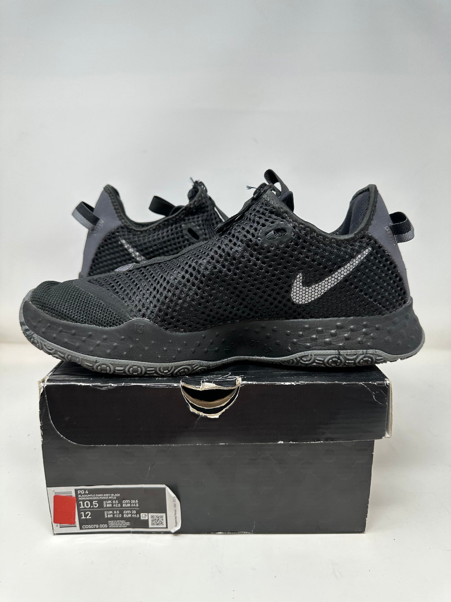 Nike Paul George 4 “Triple Black”