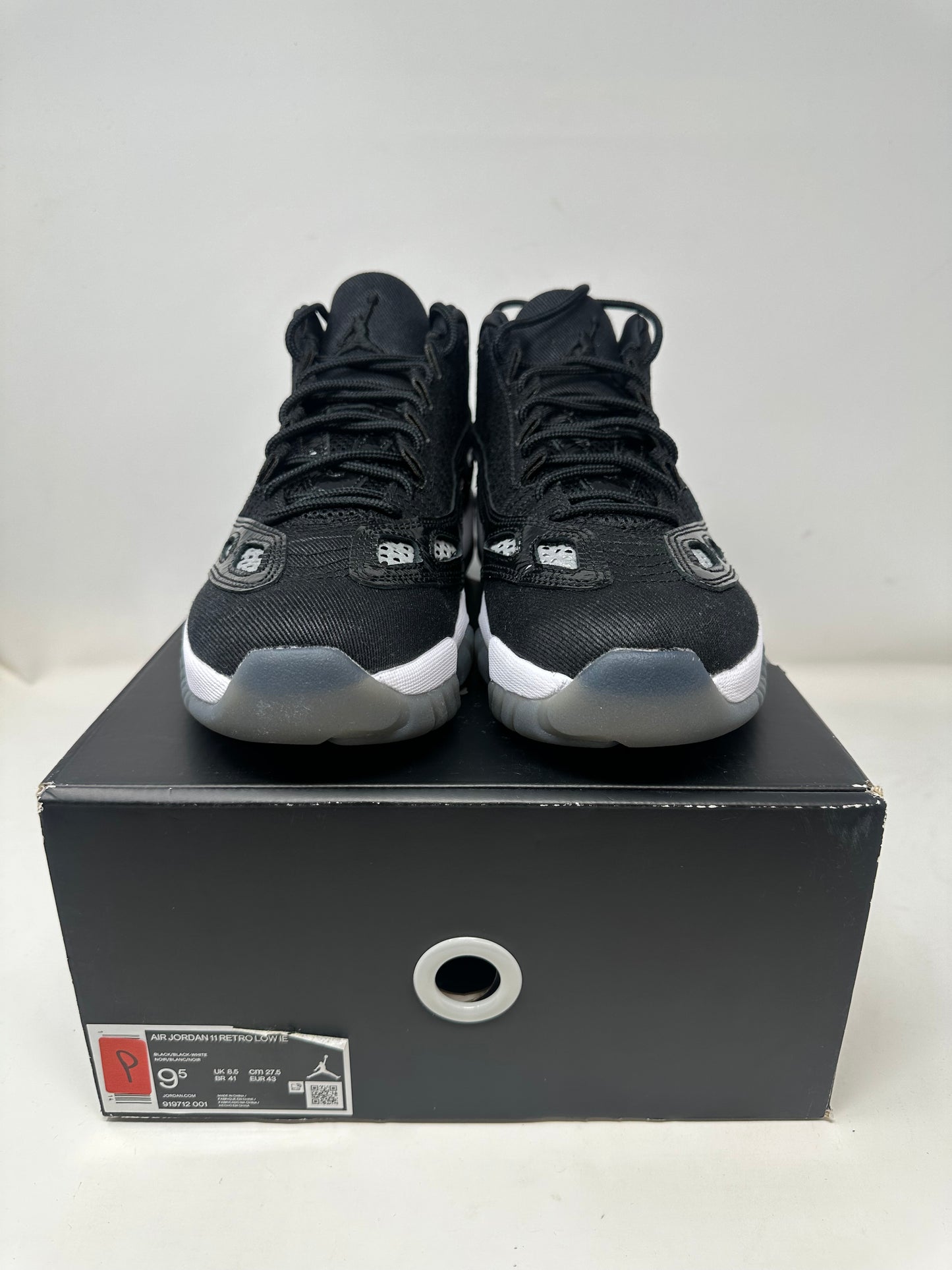 Jordan 11 Low “Black and White”