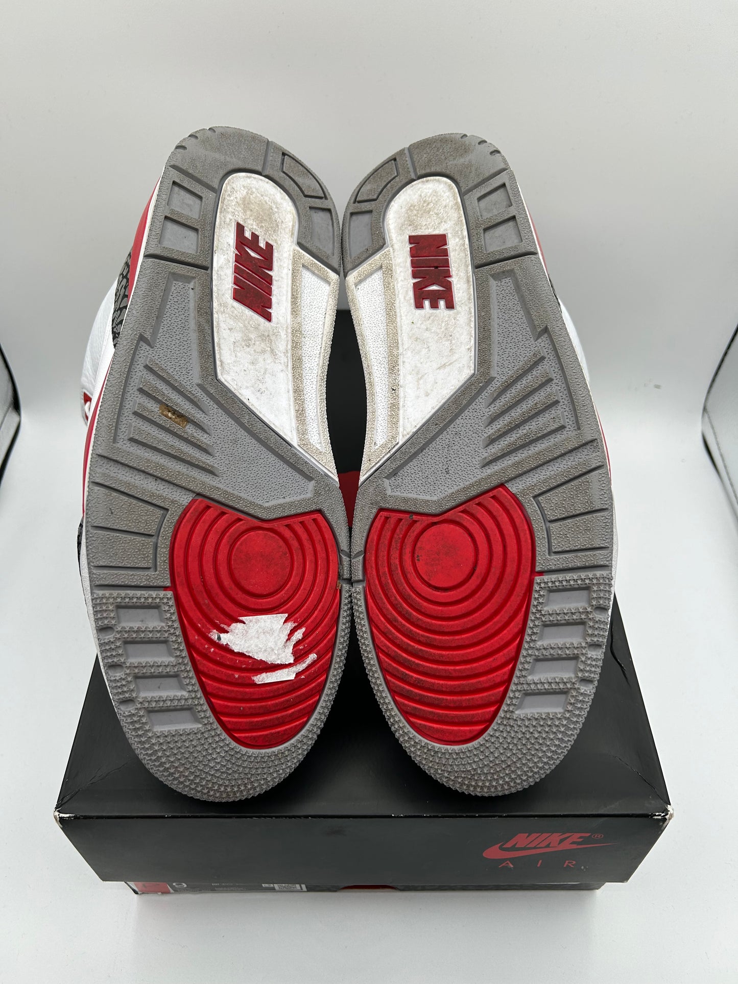 Jordan 3 “Fire Red”