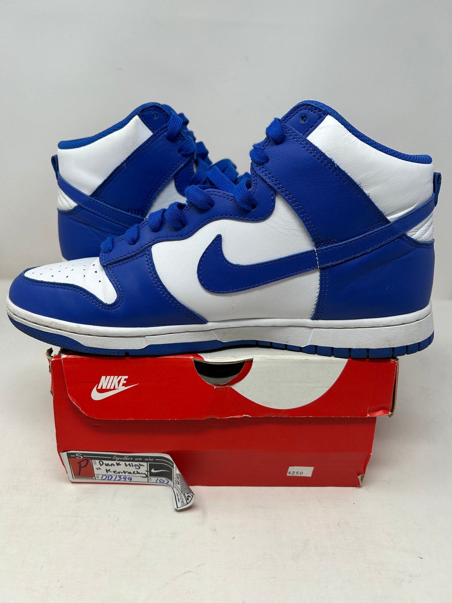 Nike Dunk High “Kentucky”