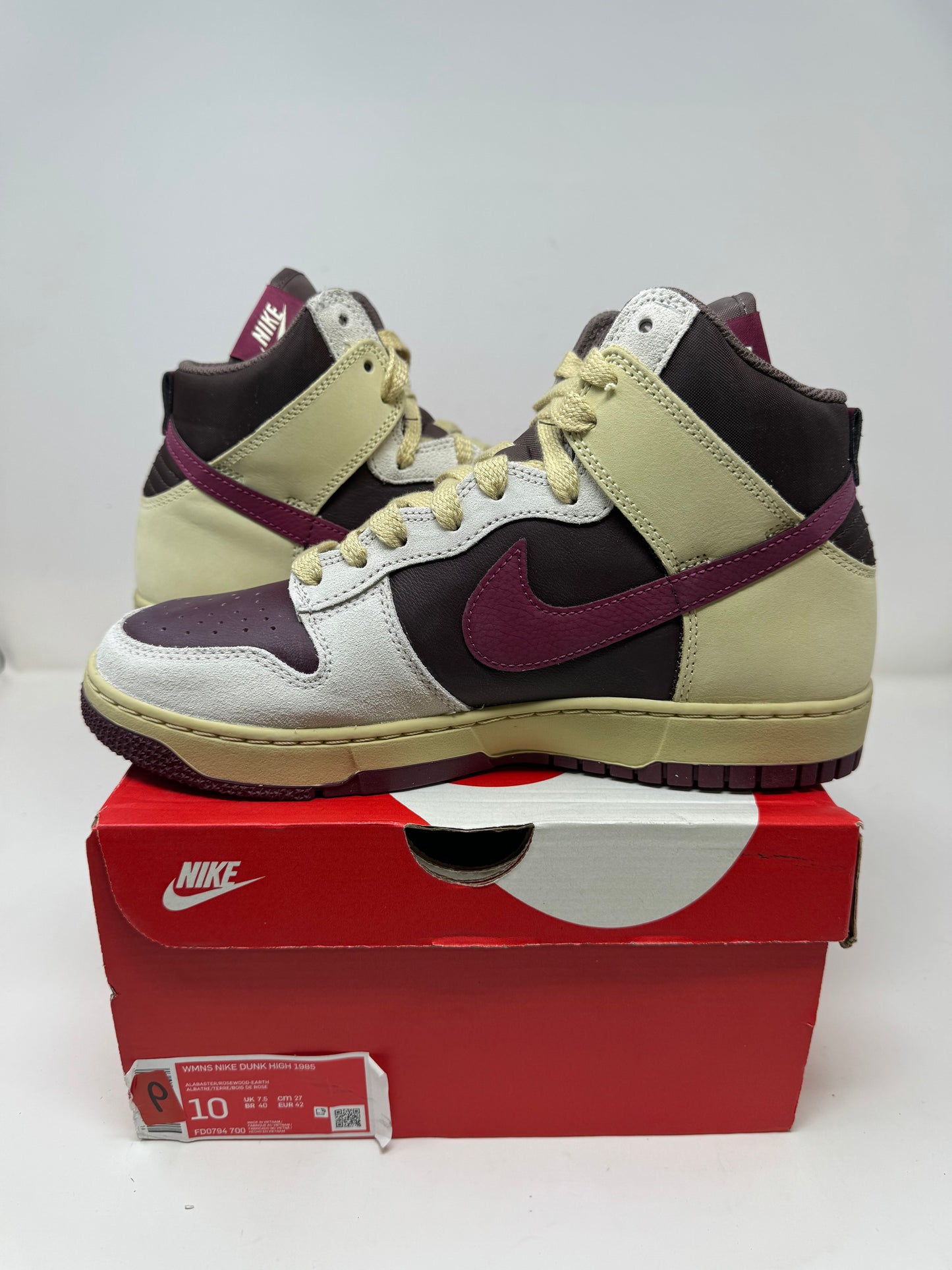 Nike Dunk High 1985 Women’s “Valentines Day”
