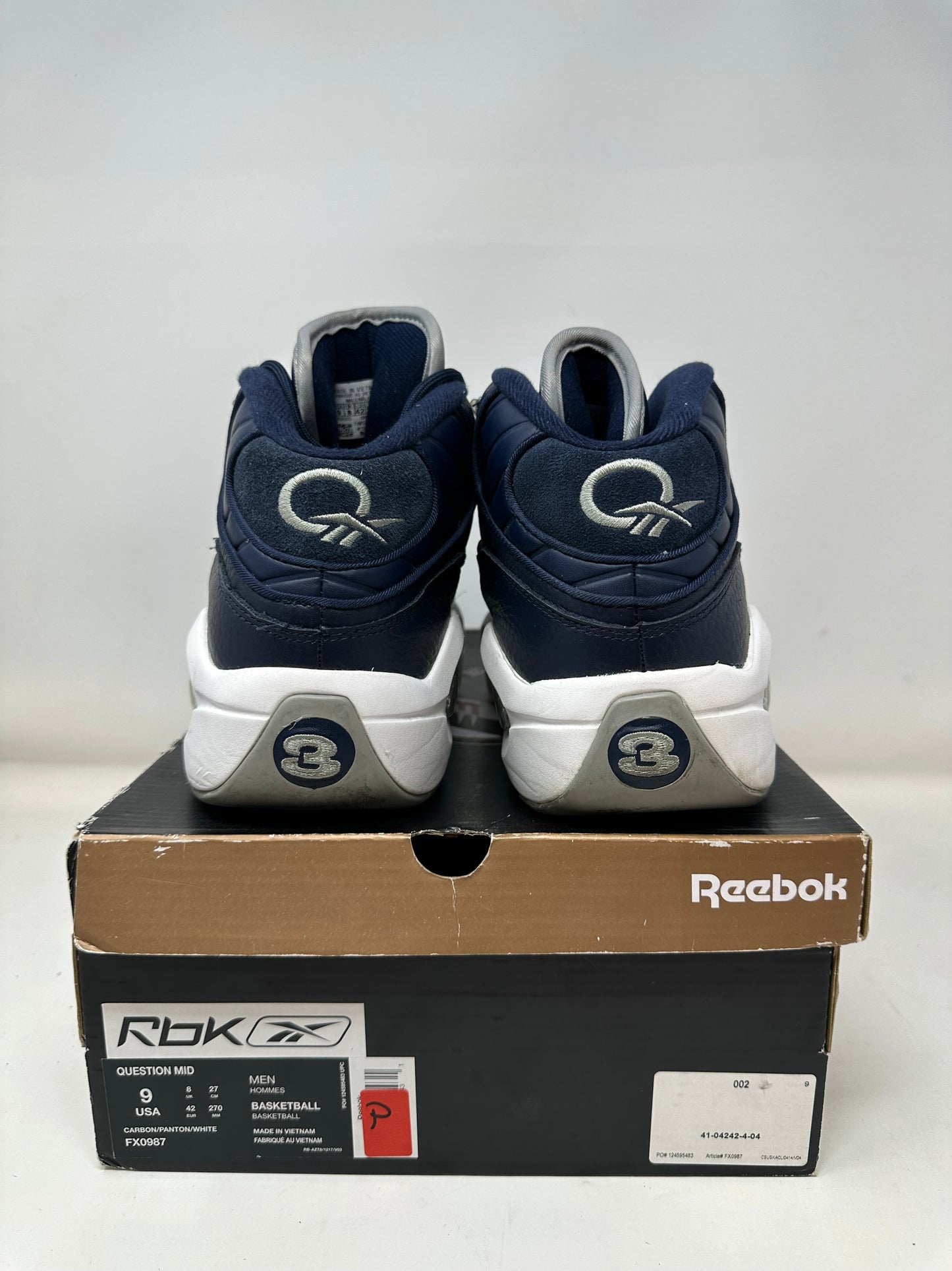 Reebok Question Mid “Navy”