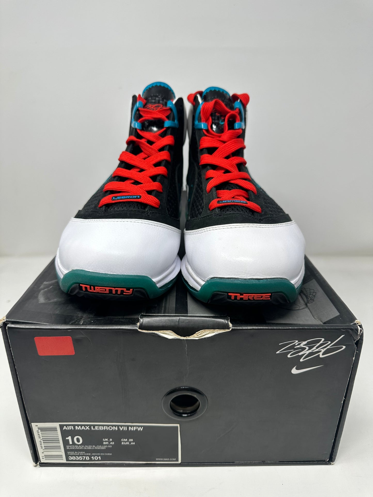 Nike Lebron 7 (2009) “Red Carpet”