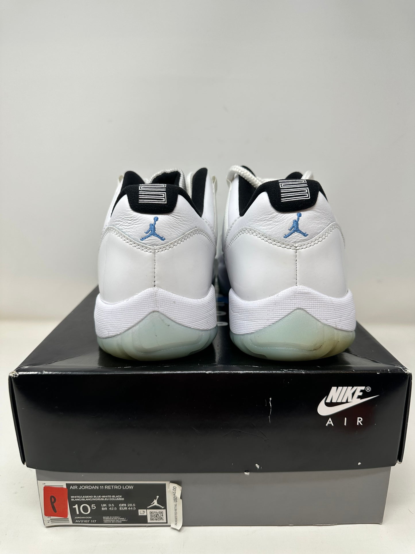 Jordan 11 Low “Legend Blue”