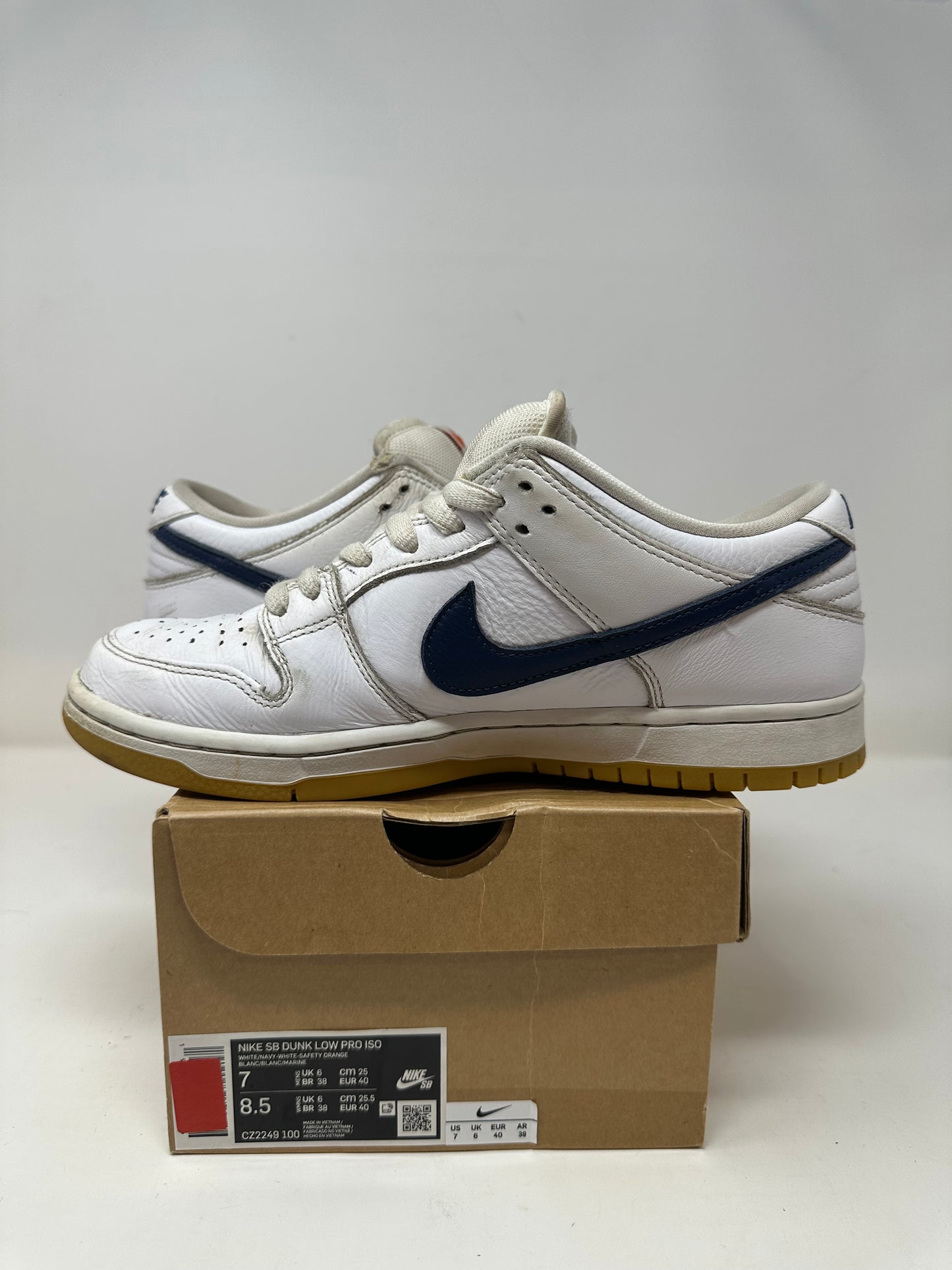 Nike SB Dunk Low “White Navy”