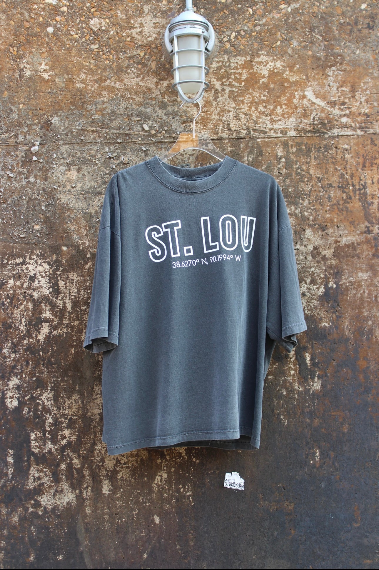 ST. LOU Statue Shirt “Grey and White”