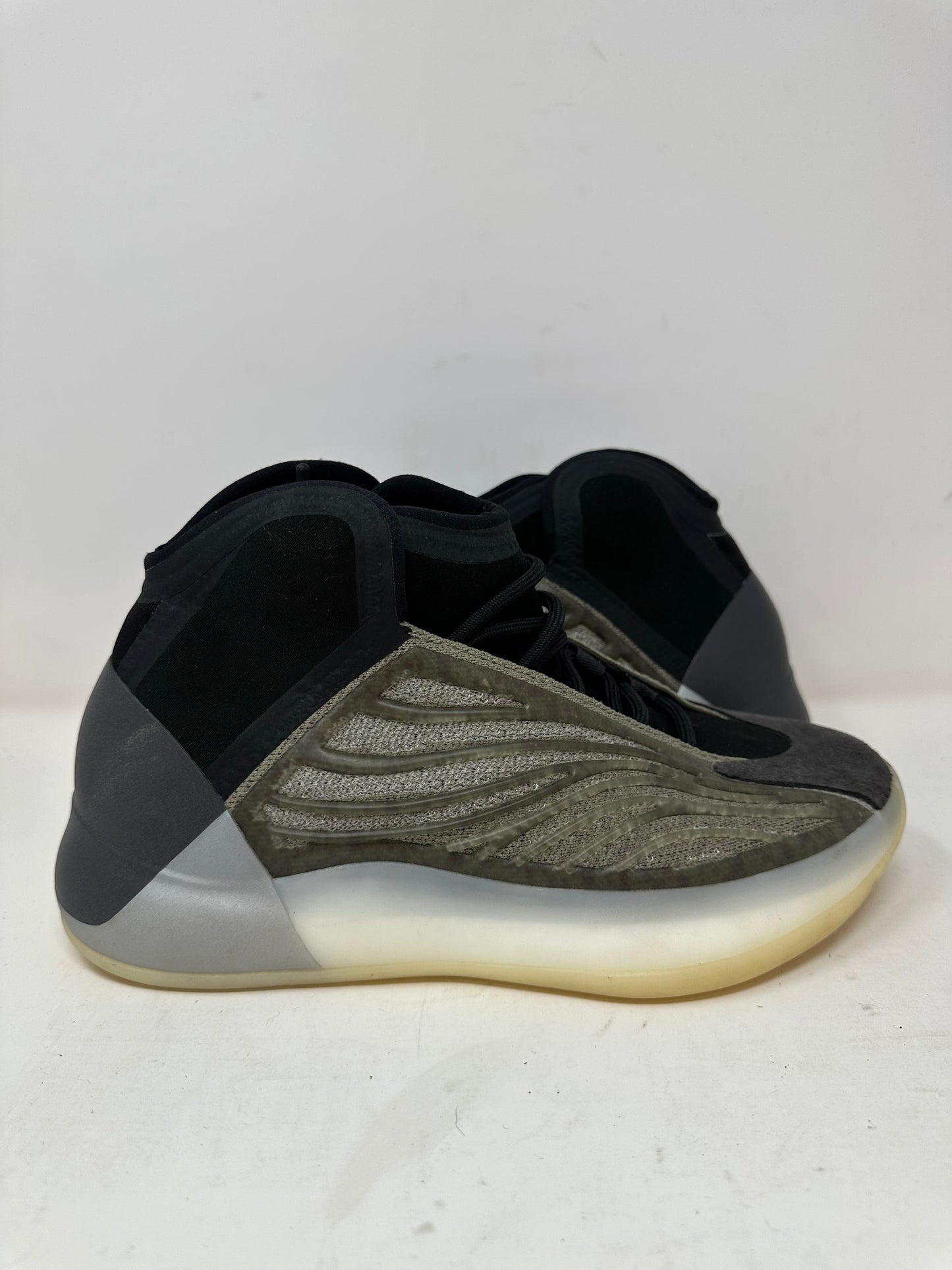 Adidas Yeezy QNTM “Barium”