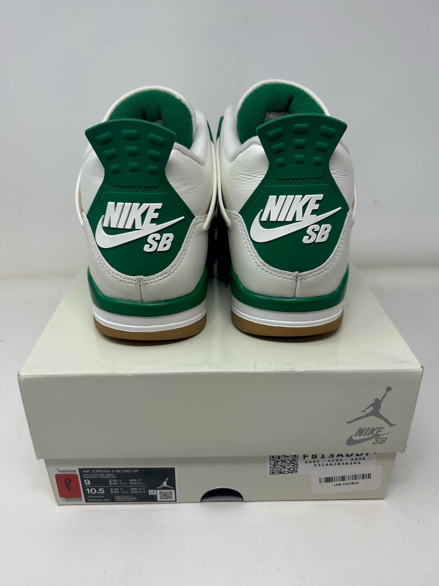 Jordan 4 SB “Pine Green”