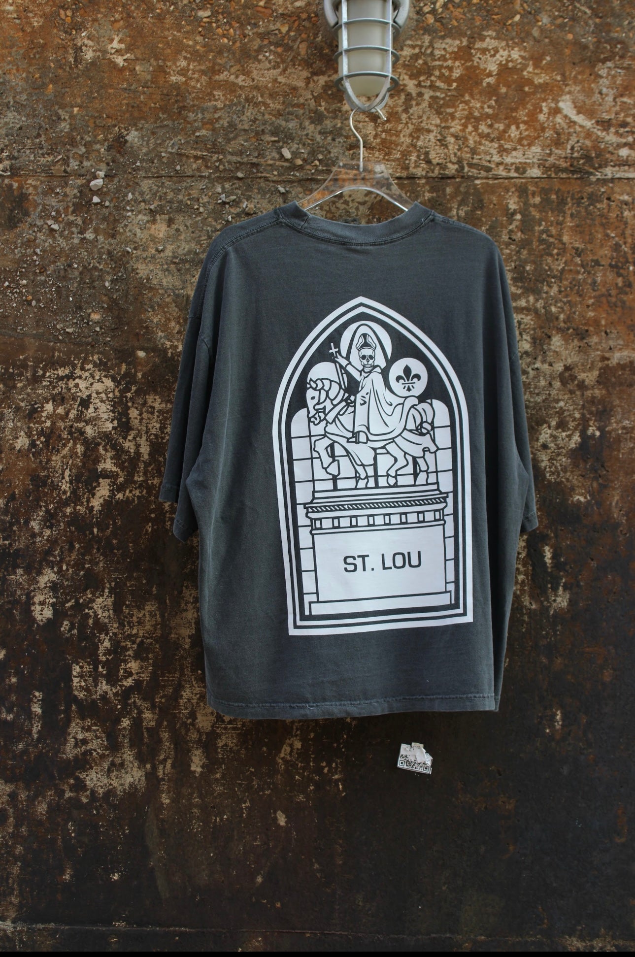 ST. LOU Statue Shirt “Grey and White”